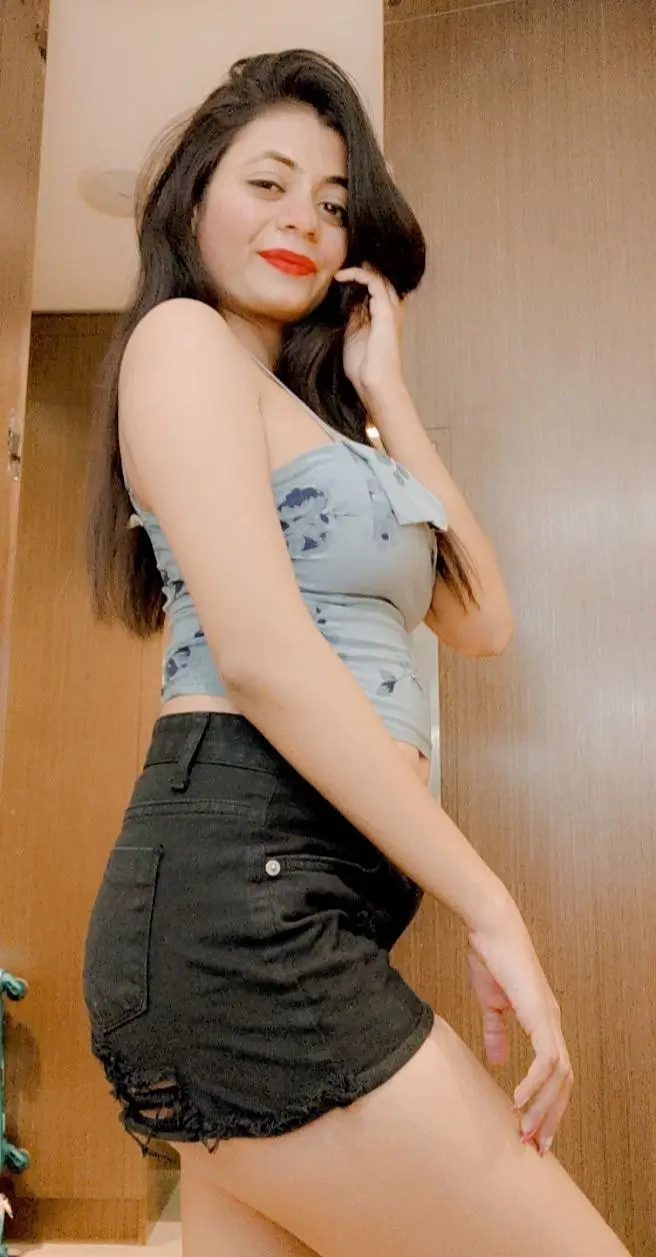 Sophisticated classy lady in dehradun luxury setting